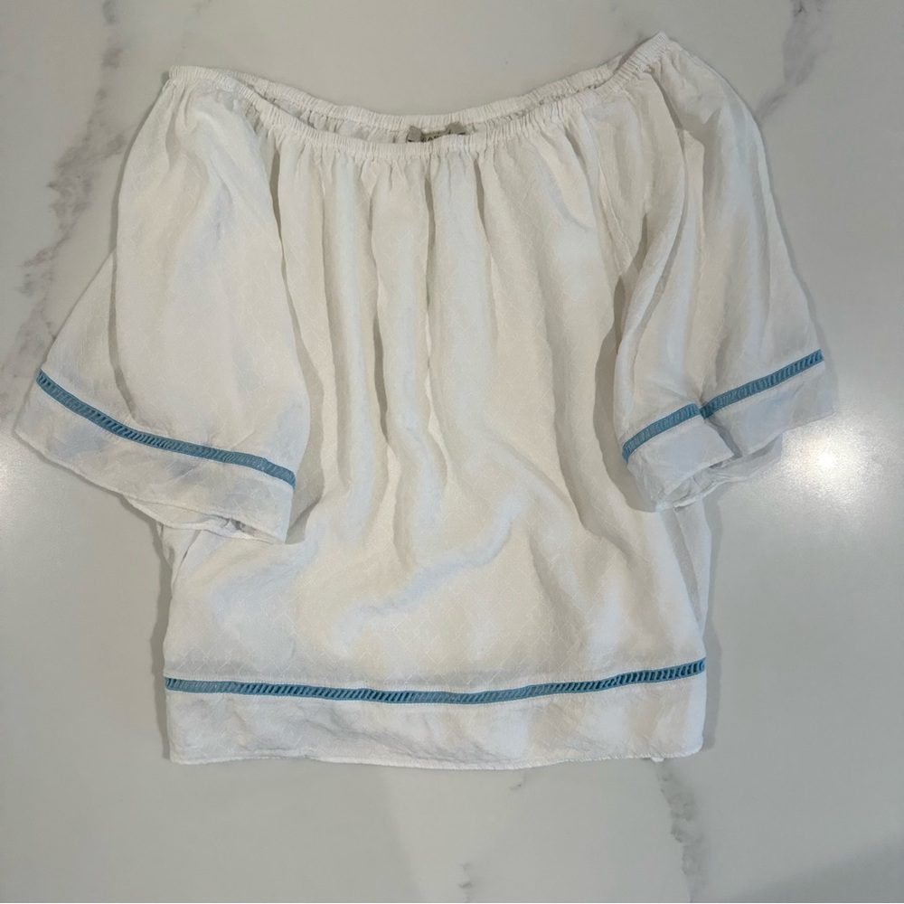 Ariat  Off The Shoulder Crop Peasant Top.Size Large White with Blue